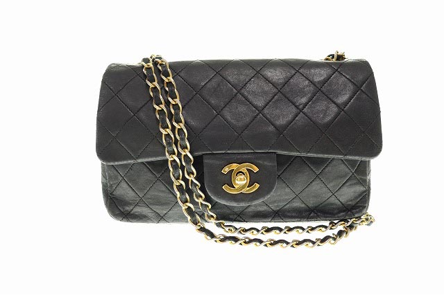 シャネル CHANEL マトラッセ ダブルフラップ　チェーンショルダーバッグ23